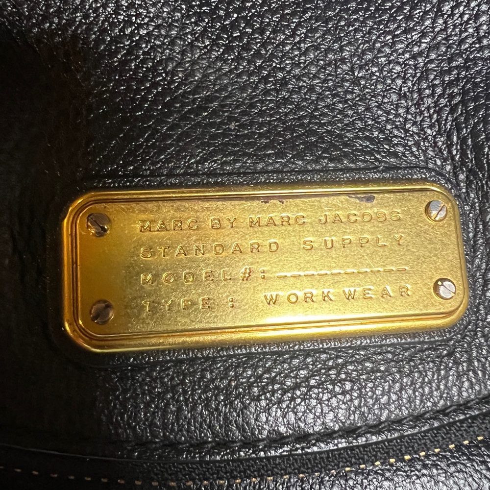 Marc Jacobs Natasha Crossbody Black Leather Gold Accents Purse Shoulder Bag - Picture 16 of 16